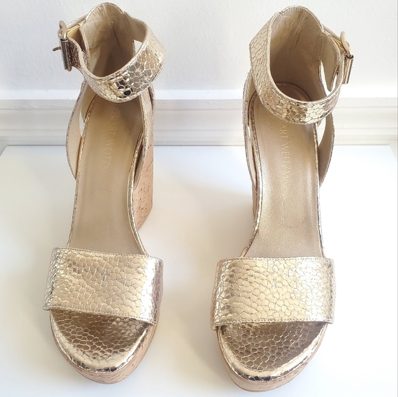New Stuart Weitzman Twofer Gold Python Platform Cork Wedge Size 9 - Picture 3 of 13